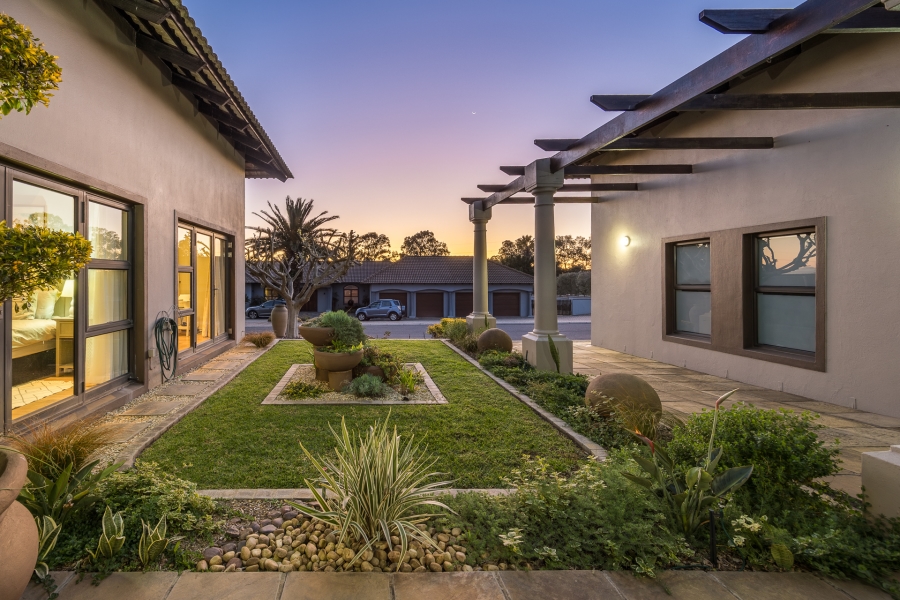 4 Bedroom Property for Sale in Klein Zevenwacht Western Cape